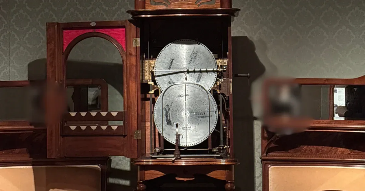 ヤマザキマザック美術館で見た大型のオルゴール